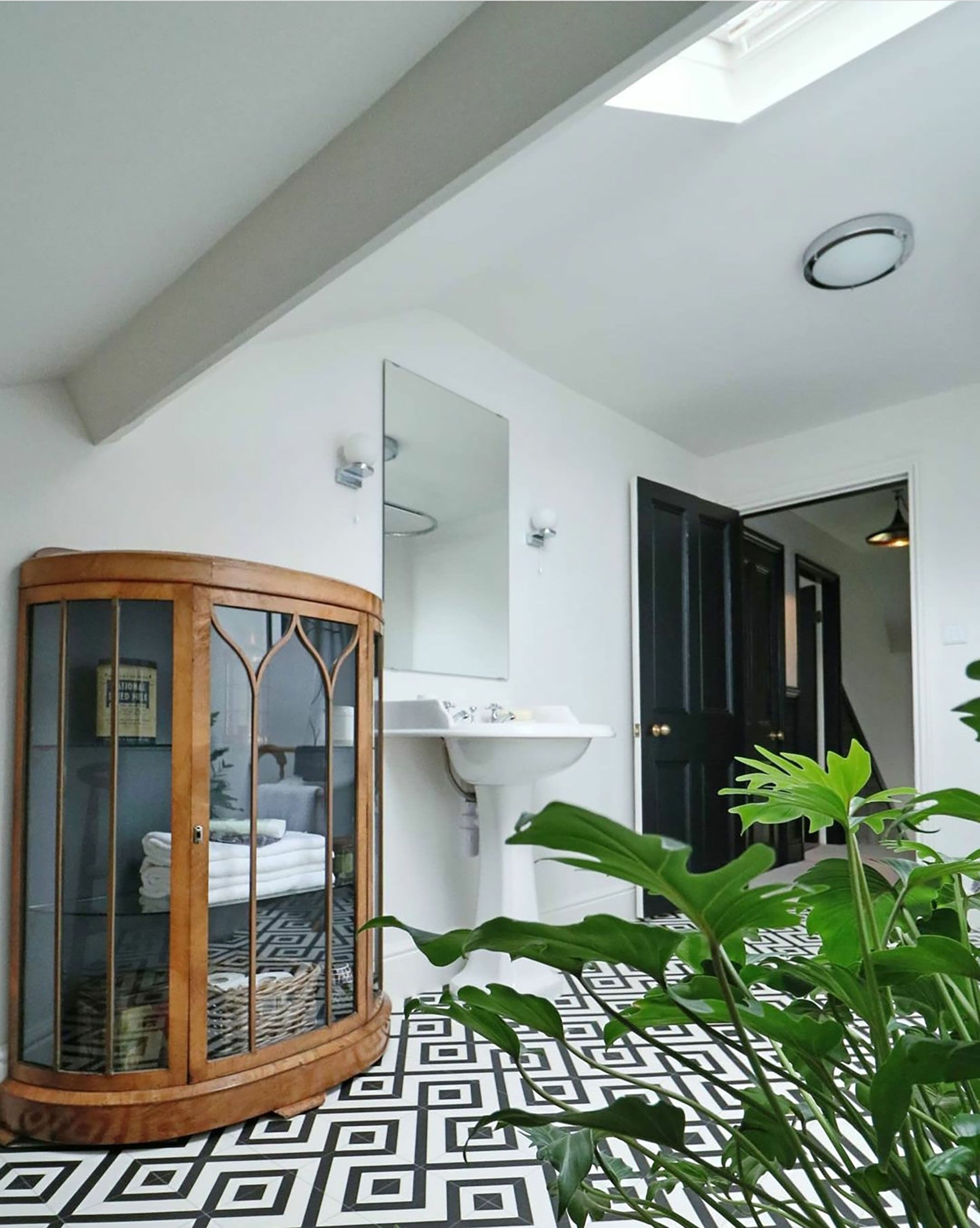 period home bathroom renovation by Greg Penn - manwithahammer