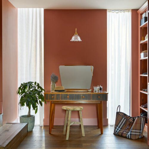 statement-paint-colour-dressing-table-Fiona-Duke-interiors