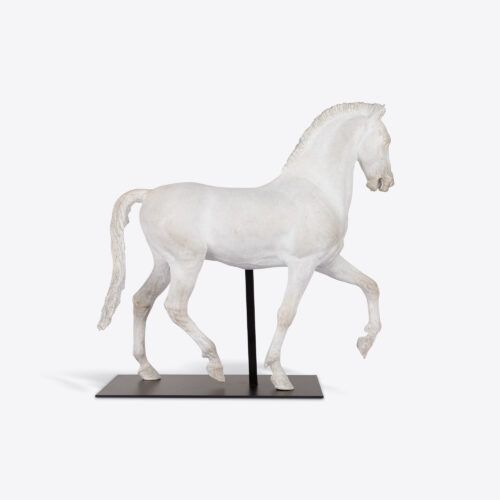 Horse sculpture statue