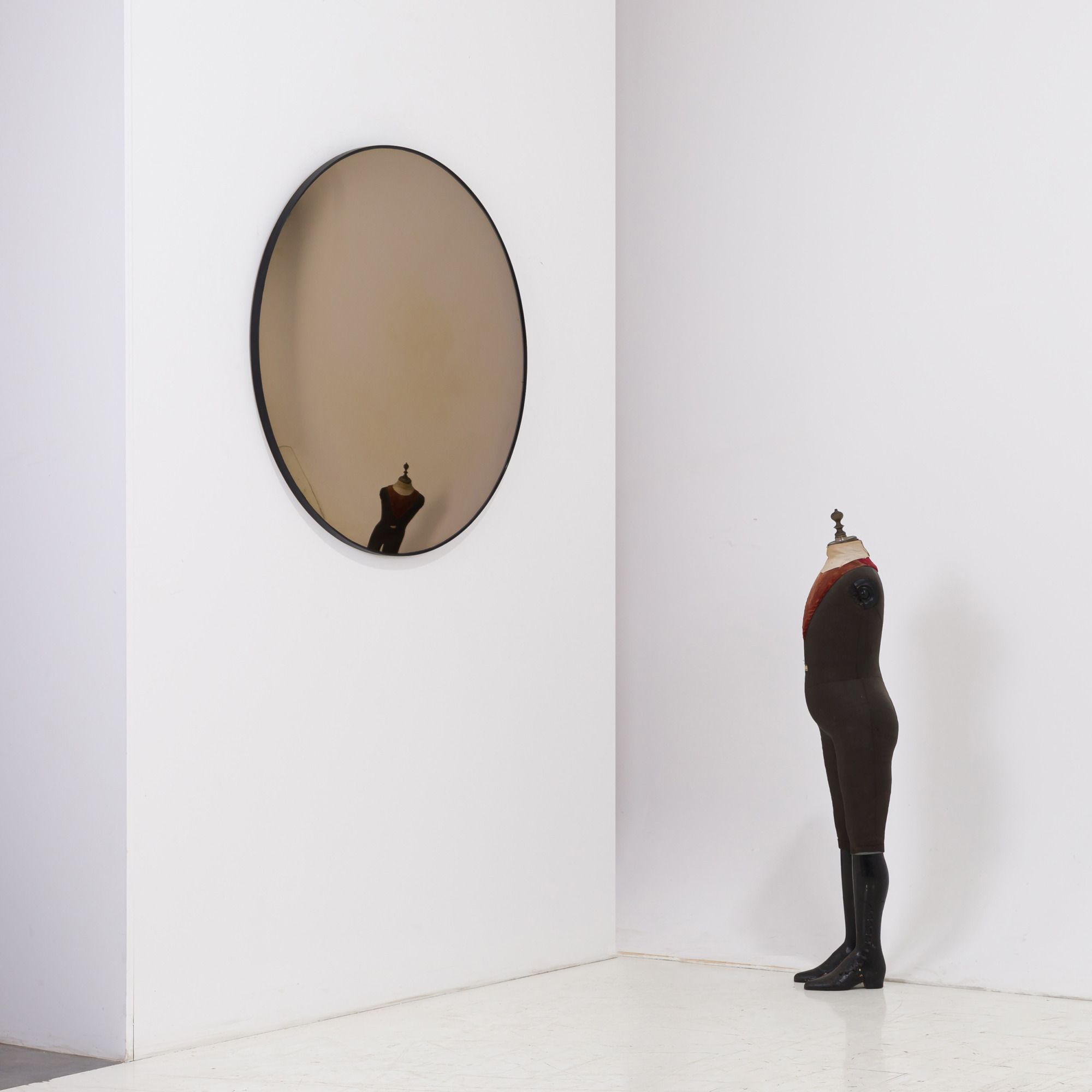 Metro Round Convex Mirror - Pure White Lines